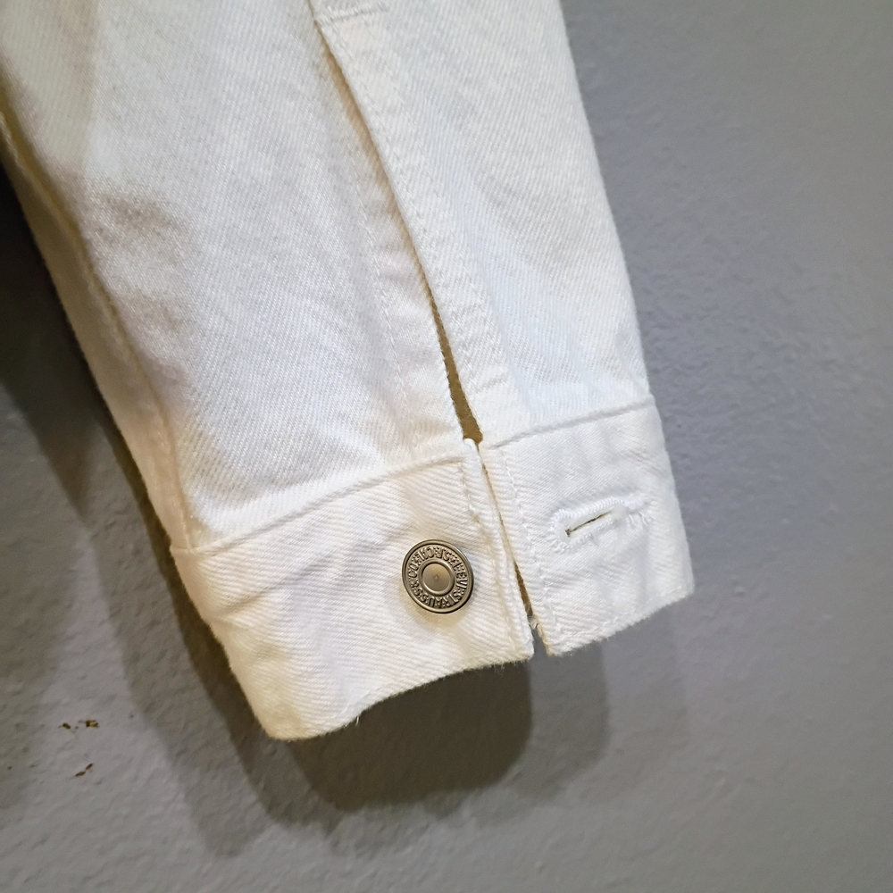 Levi's Women's White Denim Jean Jacket - Picture 8 of 8